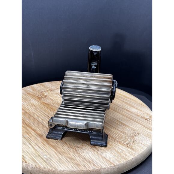 Antique 1880 Fluting Iron Laundry /Fluter/Crimper/Pleater Pressing Iron - Picture 16 of 16